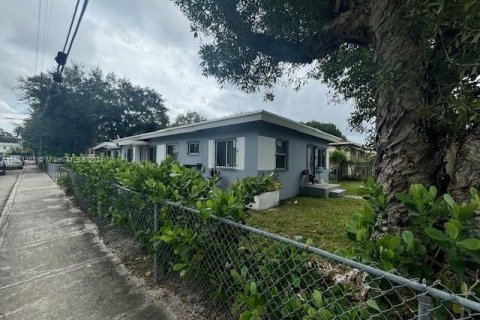 Propiedad comercial en venta en Miami, Florida, 180.42 m2 № 1391867 - foto 21