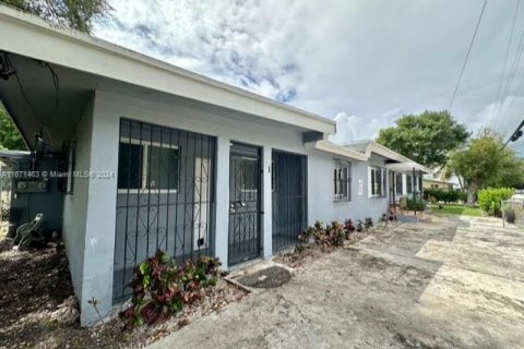 Propiedad comercial en venta en Miami, Florida, 180.42 m2 № 1391867 - foto 19