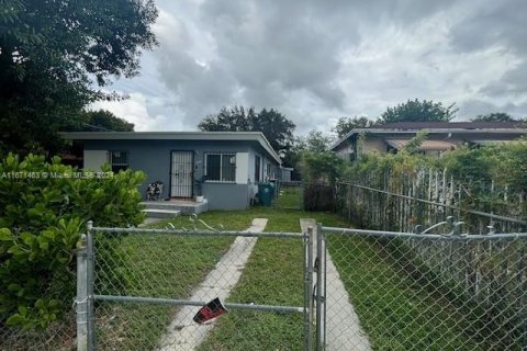 Propiedad comercial en venta en Miami, Florida, 180.42 m2 № 1391867 - foto 24