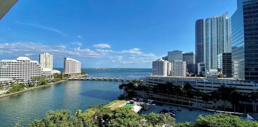 Condo in Miami, Florida, 2 bedrooms  № 1391836