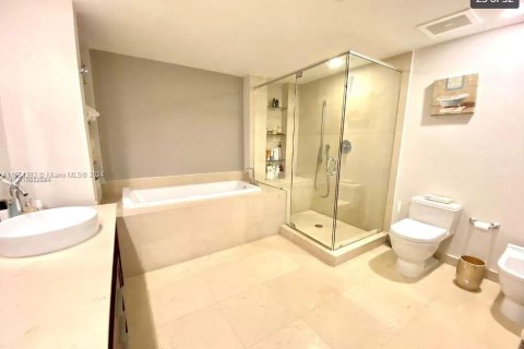 Copropriété à vendre à Miami, Floride: 2 chambres, 134.71 m2 № 1391836 - photo 17