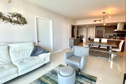 Condo in Miami, Florida, 2 bedrooms  № 1391836 - photo 10