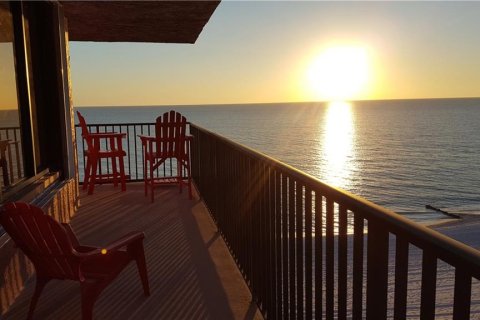 Condo in Madeira Beach, Florida, 3 bedrooms  № 251542 - photo 5