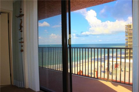 Condominio en alquiler en Madeira Beach, Florida, 3 dormitorios, 150.97 m2 № 251542 - foto 15