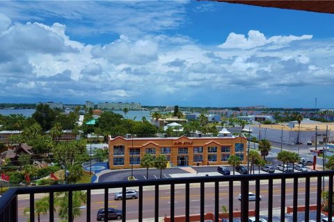 Condominio en alquiler en Madeira Beach, Florida, 3 dormitorios, 150.97 m2 № 251542 - foto 7