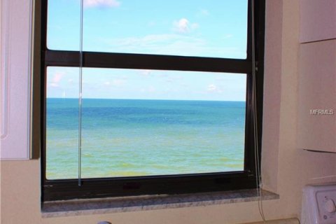 Condominio en alquiler en Madeira Beach, Florida, 3 dormitorios, 150.97 m2 № 251542 - foto 12