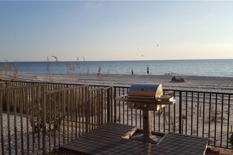 Condominio en alquiler en Madeira Beach, Florida, 3 dormitorios, 150.97 m2 № 251542 - foto 24