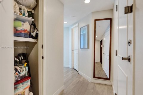 Condo in Fort Lauderdale, Florida, 1 bedroom  № 1140823 - photo 15