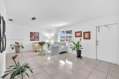 Villa ou maison à vendre à Margate, Floride: 2 chambres, 157 m2 № 1293662 - photo 10