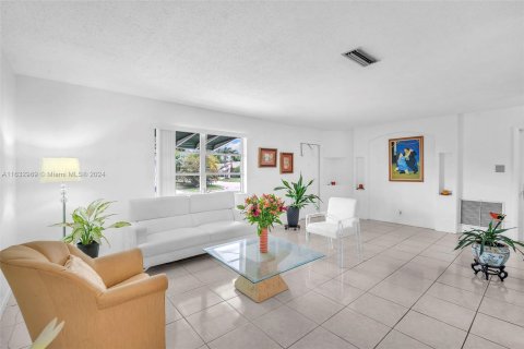 Villa ou maison à vendre à Margate, Floride: 2 chambres, 157 m2 № 1293662 - photo 8