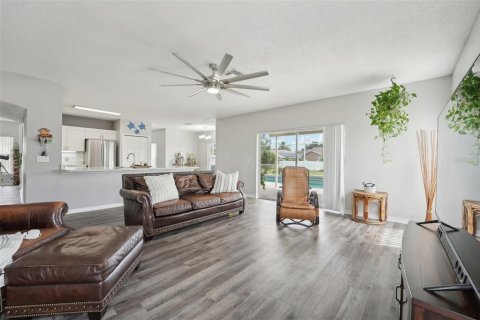 Villa ou maison à vendre à Kissimmee, Floride: 4 chambres, 258.64 m2 № 1279640 - photo 4