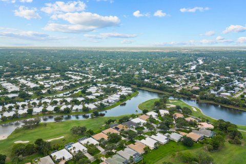 House in Palm City, Florida 3 bedrooms, 166.57 sq.m. № 1221348 - photo 7