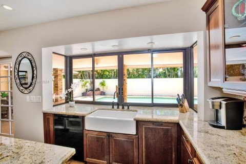 Casa en venta en Palmetto Bay, Florida, 4 dormitorios, 272.39 m2 № 1147638 - foto 11