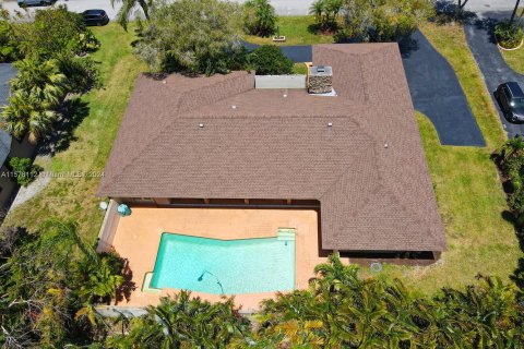 Casa en venta en Palmetto Bay, Florida, 4 dormitorios, 272.39 m2 № 1147638 - foto 29