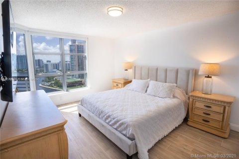 Condominio en venta en Aventura, Florida, 2 dormitorios, 109.72 m2 № 1147603 - foto 10