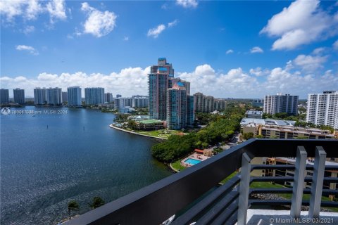 Condo in Aventura, Florida, 2 bedrooms  № 1147603 - photo 24