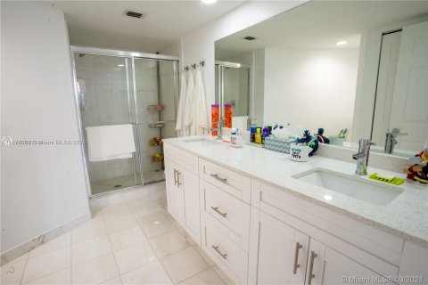 Copropriété à vendre à Aventura, Floride: 2 chambres, 109.72 m2 № 1147603 - photo 18