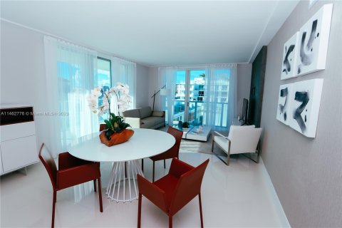 Condominio en venta en Bay Harbor Islands, Florida, 1 dormitorio, 104.79 m2 № 749768 - foto 8