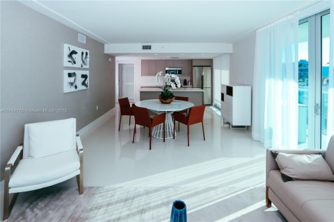 Condominio en venta en Bay Harbor Islands, Florida, 1 dormitorio, 104.79 m2 № 749768 - foto 6