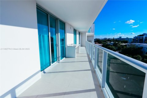 Condominio en venta en Bay Harbor Islands, Florida, 1 dormitorio, 104.79 m2 № 749768 - foto 20