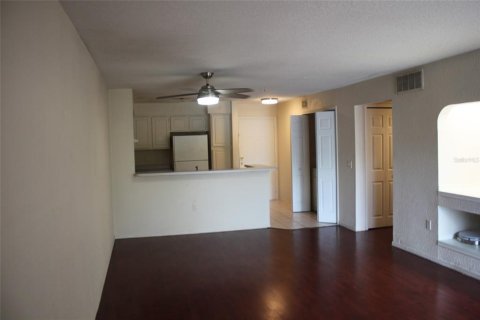 Condo in Orlando, Florida, 2 bedrooms  № 1383871 - photo 14