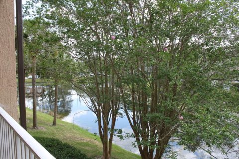 Condo in Orlando, Florida, 2 bedrooms  № 1383871 - photo 10