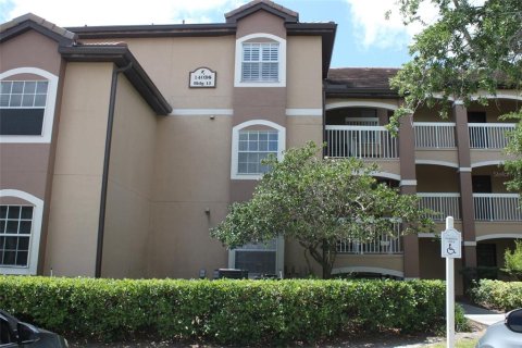 Condo in Orlando, Florida, 2 bedrooms  № 1383871 - photo 1