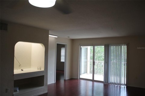 Condo in Orlando, Florida, 2 bedrooms  № 1383871 - photo 16