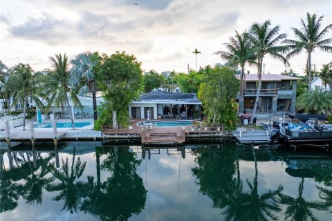 Villa ou maison à vendre à Surfside, Floride: 3 chambres, 230.4 m2 № 1209331 - photo 7