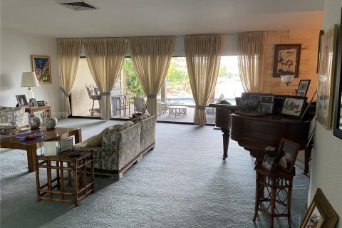 Villa ou maison à vendre à Surfside, Floride: 3 chambres, 230.4 m2 № 1209331 - photo 5