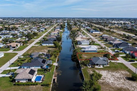 Land in Cape Coral, Florida № 1386513 - photo 3