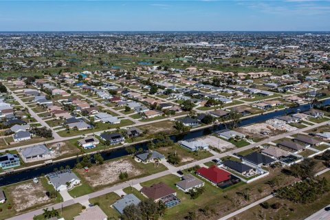 Land in Cape Coral, Florida № 1386513 - photo 5