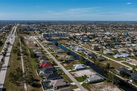 Land in Cape Coral, Florida № 1386513 - photo 6