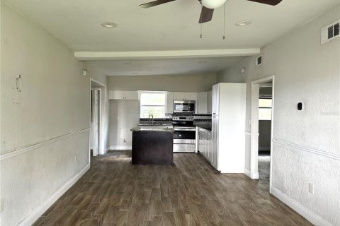 Casa en venta en Orlando, Florida, 4 dormitorios, 148.92 m2 № 1386514 - foto 2