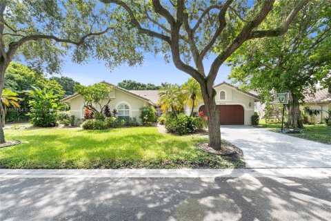 House in Coral Springs, Florida 5 bedrooms, 263.94 sq.m. № 1376048 - photo 4