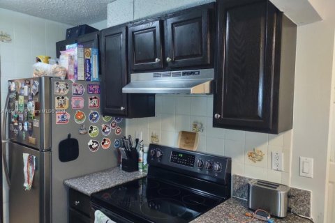 Condo in Sunrise, Florida, 2 bedrooms  № 1376051 - photo 4