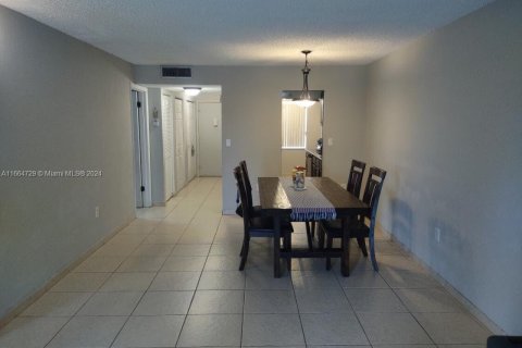 Copropriété à vendre à Sunrise, Floride: 2 chambres, 102.19 m2 № 1376051 - photo 3