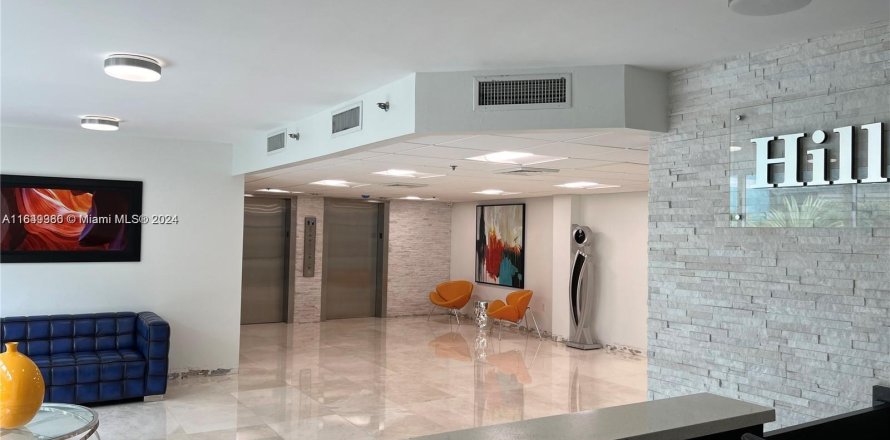 Condominio en Hollywood, Florida, 2 dormitorios  № 1332225