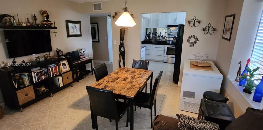 Condo à Tamarac, Floride, 2 chambres  № 1332223