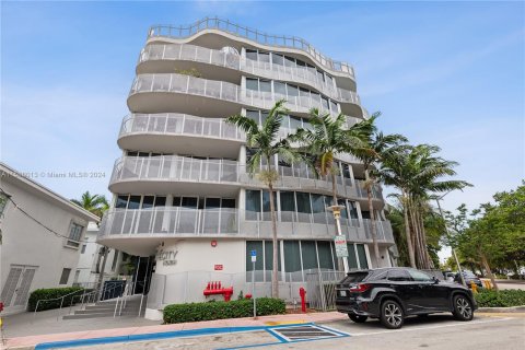 Copropriété à vendre à Miami Beach, Floride: 1 chambre, 66.98 m2 № 1208911 - photo 15