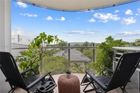 Condo in Miami Beach, Florida, 1 bedroom  № 1208911 - photo 9