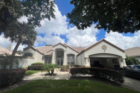 Villa ou maison à louer à Lake Mary, Floride: 4 chambres, 302.86 m2 № 1351505 - photo 1