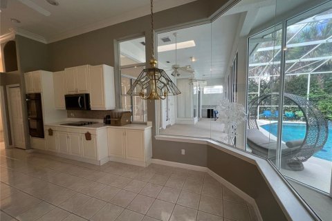 Villa ou maison à louer à Lake Mary, Floride: 4 chambres, 302.86 m2 № 1351505 - photo 6