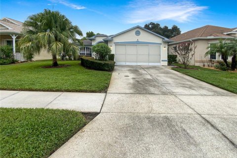 House in New Port Richey, Florida 3 bedrooms, 151.99 sq.m. № 1351368 - photo 1