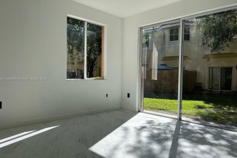 Townhouse in Homestead, Florida 3 bedrooms, 132.2 sq.m. № 1004673 - photo 4