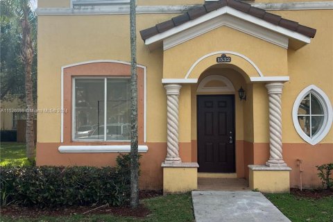 Townhouse in Homestead, Florida 3 bedrooms, 132.2 sq.m. № 1004673 - photo 15