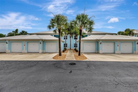 Copropriété à vendre à North Port, Floride: 2 chambres, 108.51 m2 № 1274458 - photo 2