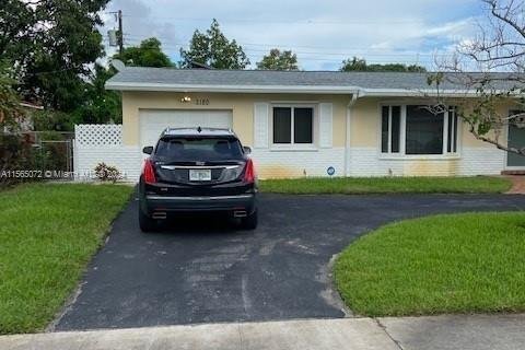 House in Lauderdale Lakes, Florida 3 bedrooms, 175.59 sq.m. № 1115927 - photo 7