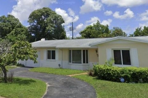 Villa ou maison à vendre à Lauderdale Lakes, Floride: 3 chambres, 175.59 m2 № 1115927 - photo 1