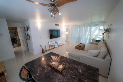 Condominio en venta en Plantation, Florida, 1 dormitorio, 83.61 m2 № 1227607 - foto 18